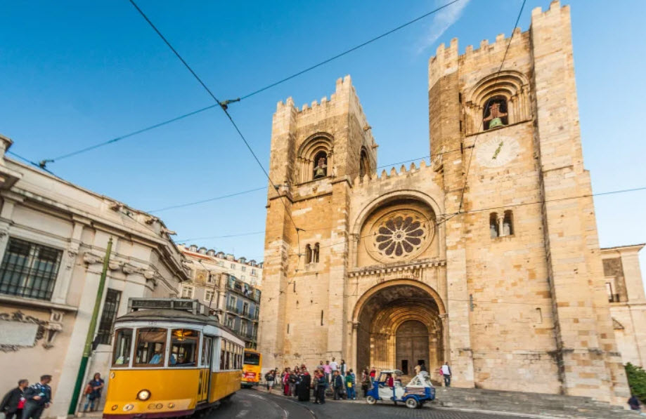 Lisbon Cathedral (Sé de Lisboa), Lisbon, Portugal